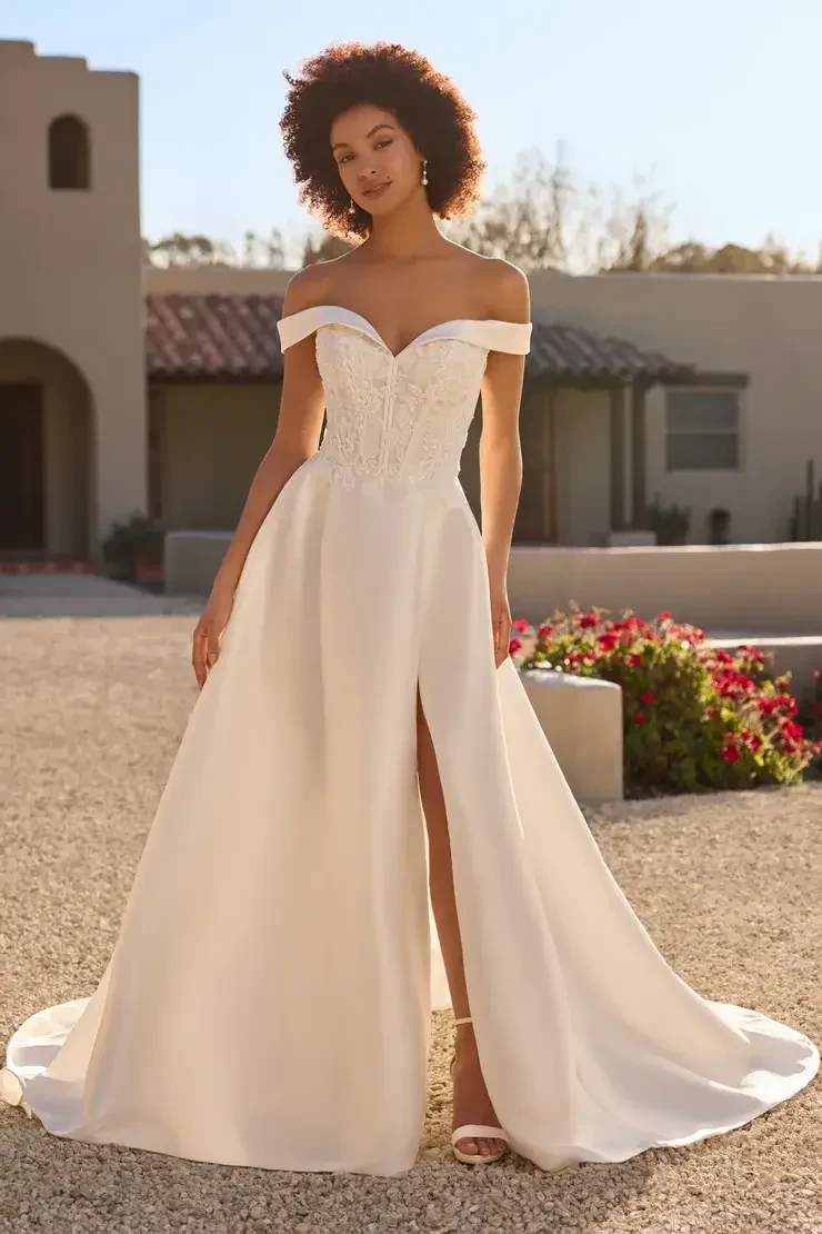 Sophia Tolli - Erika