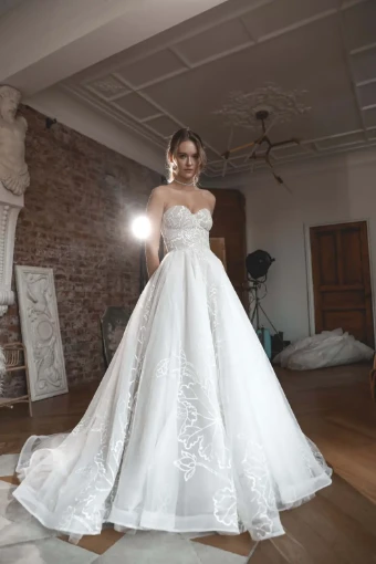 Blum Olivia Bottega #8 thumbnail